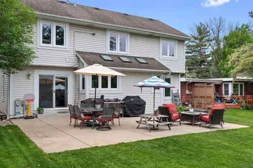 1323 Hamilton Ave, Elmhurst IL 60126-5407 exterior