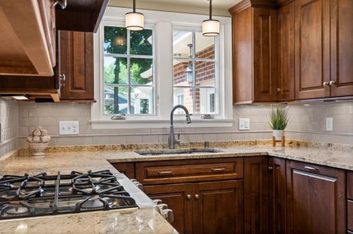 523 Carlisle Ave, Milwaukee WI 53217-4831 exterior