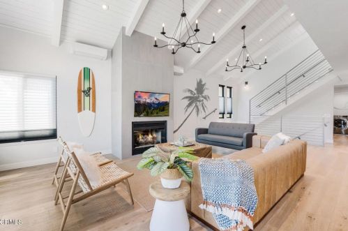 3713 Sunset Ln, Oxnard CA  93035-4133 exterior