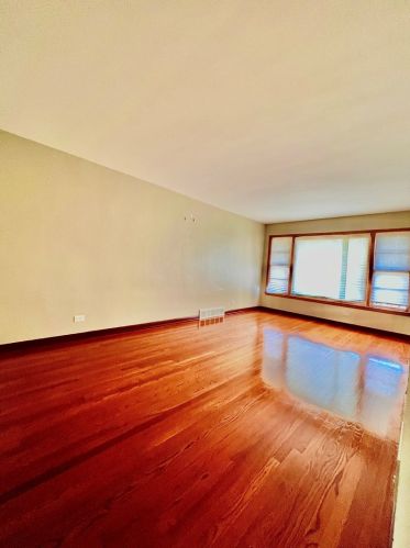 8422 Kenneth Ave, Chicago IL  60652-3110 exterior