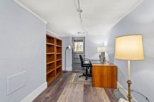 561 Clemson Dr, Pittsburgh PA 15243-1736 exterior