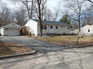 88 Tioga St, Springfield, MA 01128-1344