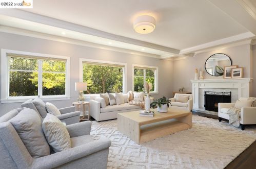 135 Tunl Rd, Berkeley CA 94705-2841 exterior