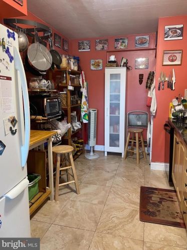 222 Montgomery Ave, Ardmore, PA 19003-3323