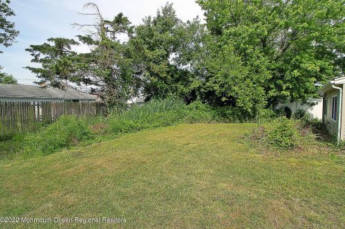 1413 Daytona Rd, Lacey NJ 08731-5016 exterior