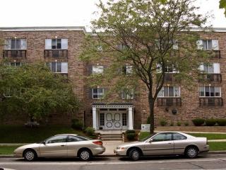 2535 Prospect Ave, Milwaukee WI  53211-4181 exterior