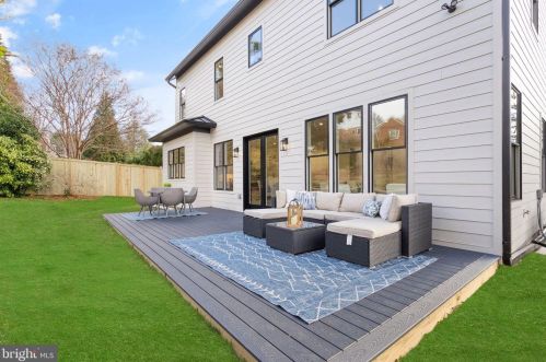 5543 10th St, Arlington VA  22205-2416 exterior