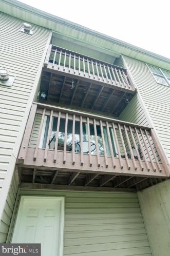 413 Derry Dr, Chester PA 19014-1252 exterior