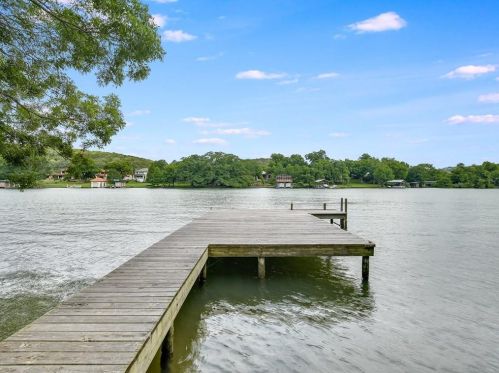 2802 Edgewater Dr, Austin TX  78733-1013 exterior