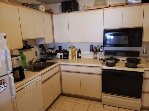 1660 Prospect Ave, Milwaukee WI 53202-2400 exterior