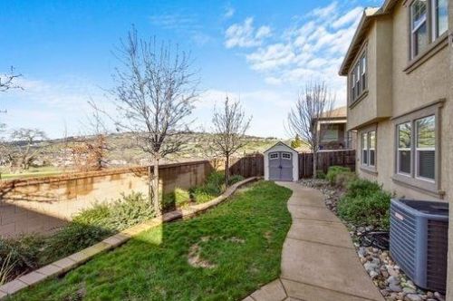 2110 Fenceline Dr, Folsom CA exterior