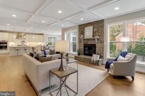 920 Darton Dr, Alexandria VA 22308-2021 exterior