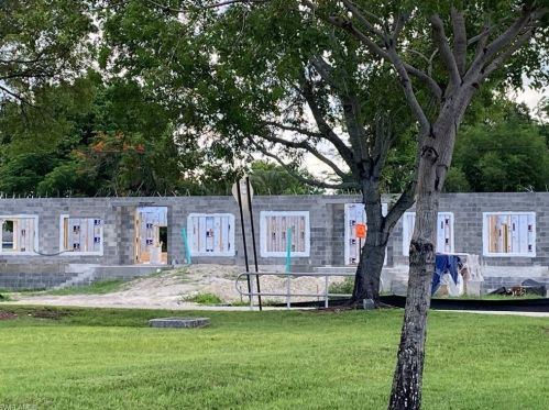 2364 Bayside St, Naples FL 34112-4822 exterior