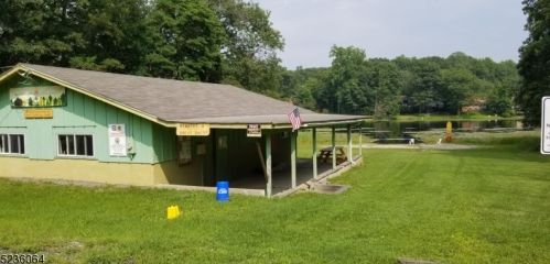 929 Plymouth Lake Dr, Fredon NJ  07860-4127 exterior