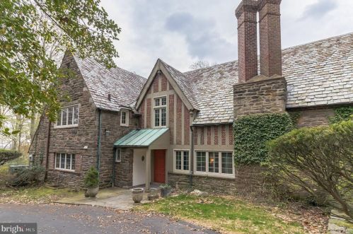 1985 Country Club Dr, Huntingdon Valley, PA 19006-5601