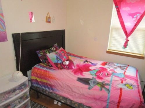 2555 33, Milwaukee WI 53215-2806 exterior