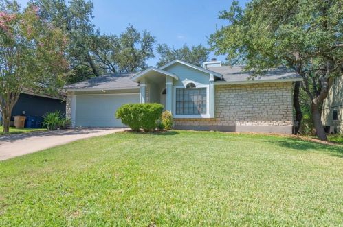 8204 Cache Dr, Austin, TX 78749-3814