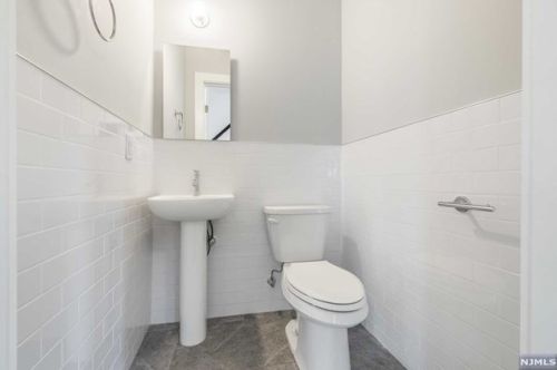 37 Willow St, Montclair NJ  07042-3547 exterior