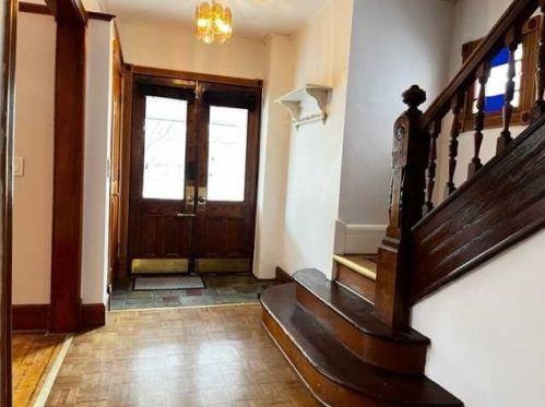 8 Parker Ave, Poughkeepsie NY  12601-1927 exterior