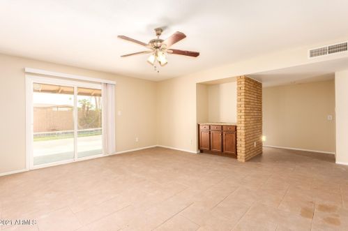 9447 41 Dr, Phoenix AZ 85053-5360 exterior