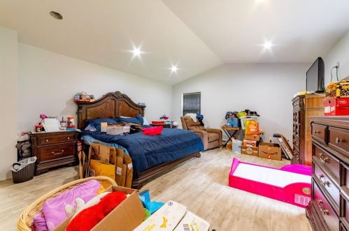 2 Eagle St, Providence RI 02909-1058 exterior