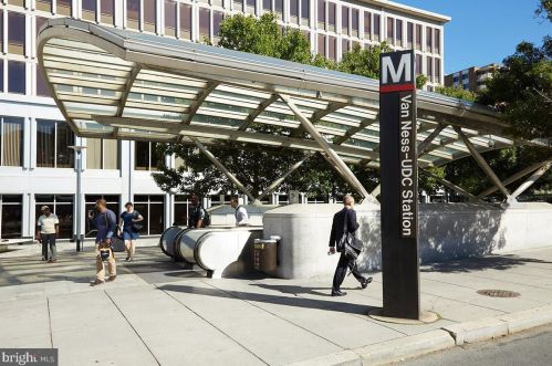 4707 Connecticut Ave, Washington DC 20008-5602 exterior