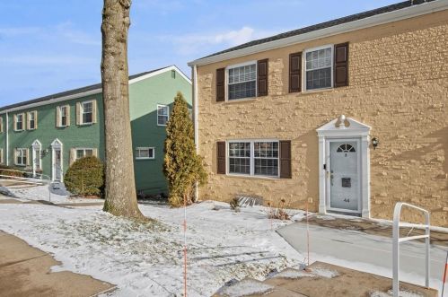 44 Chapel Dr, Pittsburgh, PA 15237-2518