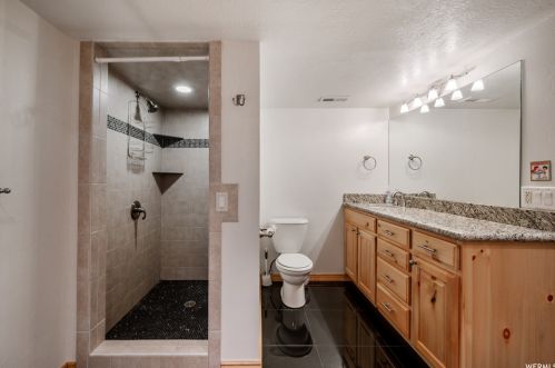 1340 Valley Ridge Dr, Sandy UT 84093-6653 exterior