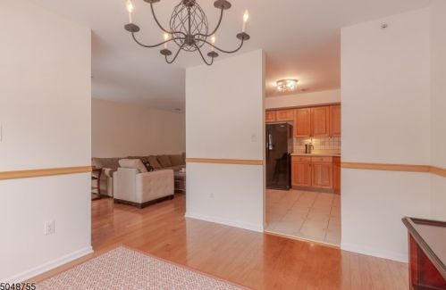 18 Springholm Dr, Berkeley Heights NJ  07922-2721 exterior