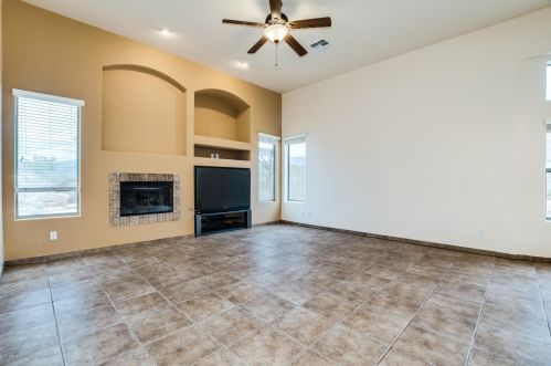 43928 20th St, Phoenix AZ 85006-2323 exterior