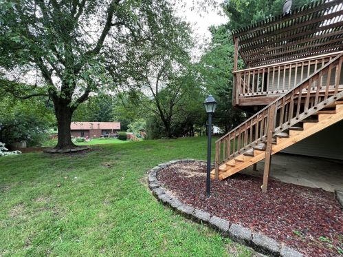 2041 Nettlewood Ct, Hazelwood MO 63043-2141 exterior