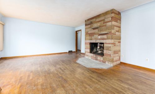 6816 Riverview Dr, Kalamazoo, MI 49004-9674