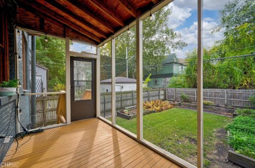 4942 Ellis Ave, Chicago IL 60615-5076 exterior