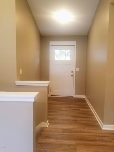 2747 Mertese St, Meskegon, MI 49444-2641