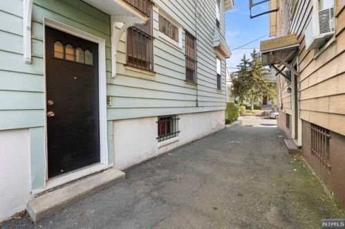 87 21st St, Irvington NJ  07111-4558 exterior