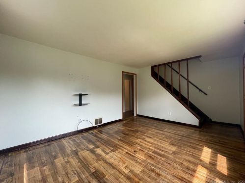 229 Alexander Rd, New Britain CT 06053-1047 exterior