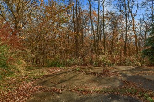 25 Bethany Dr, Pittsburgh PA  15215-1207 exterior