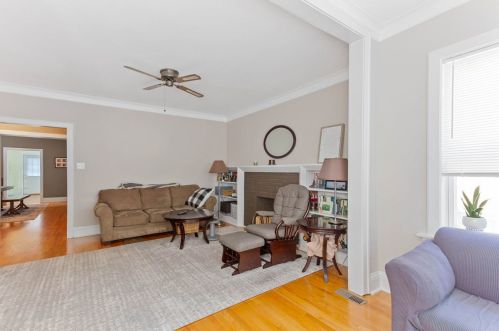 2235 Morse Ave, Chicago IL 60645-2932 exterior