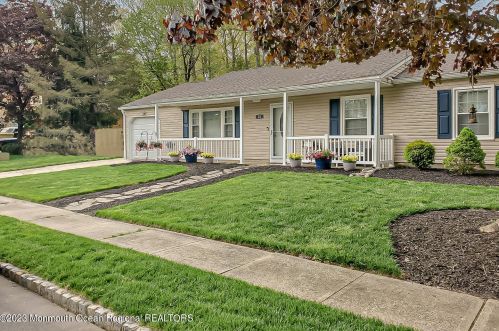 22 Shadyside Ave, Hazlet, NJ 07730-2647