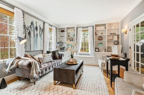 266 Washington St, Sherborn MA  01770-1018 exterior