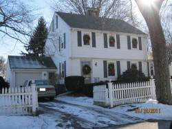 17 Bunker Ln, Newton, MA 02465-1705