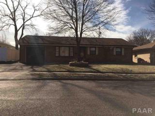 1320 Saint Julian St, Pekin, IL 61554-2949