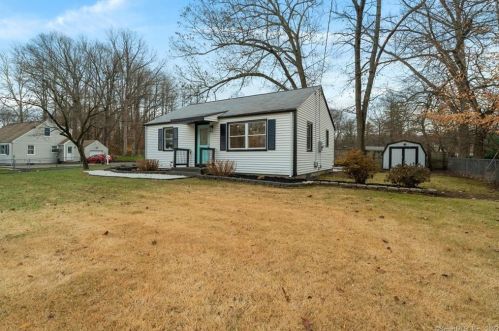 174 Spring St, Windsor Locks CT  06096-1732 exterior