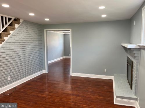 552 3rd St, Darby, PA 19023-3113