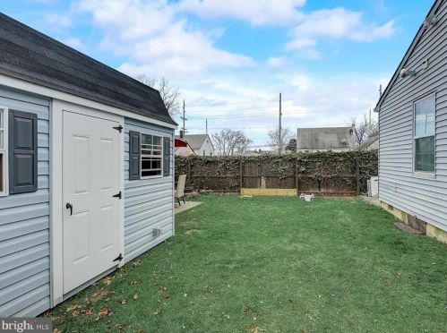 521 Riv Dr, Camden NJ 08110-2917 exterior