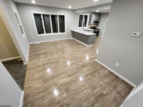 17 Grandview Ln, West Milford Lakes NJ  07480-1424 exterior