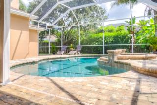 11923 Middlebury Dr, Tampa, FL 33626-2521