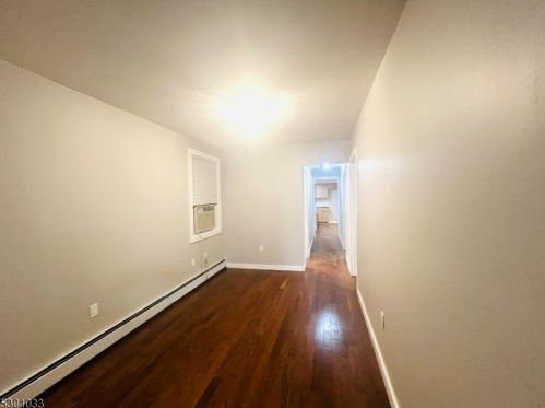 366 Walnut St, Newark NJ  07105-2608 exterior