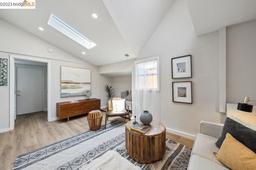 944 Ky Rte, Berkeley CA 94706-1423 exterior