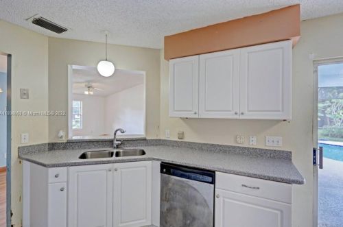 681 College Park Rd, Fort Pierce FL 34953-3330 exterior